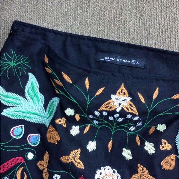 Mini skirt - Picture 3 of 3